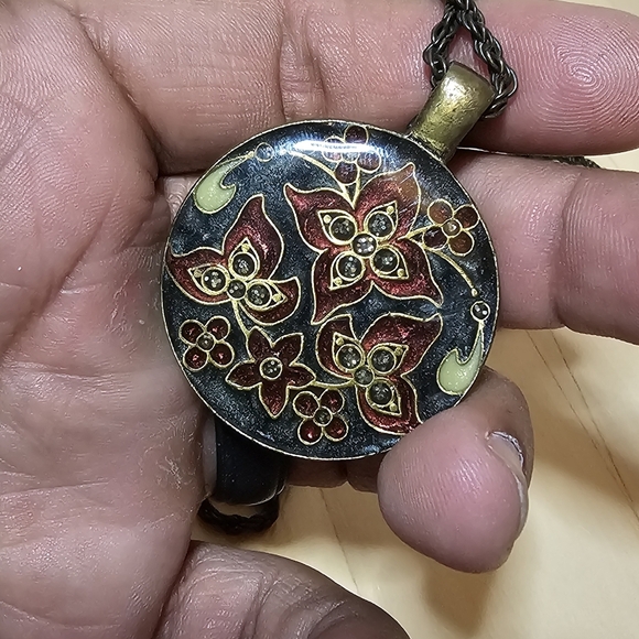 Enamel Inlay Florarl Design Bronze Tone Magnifying Glass Necklace 28 Inch Chain - Picture 3 of 9